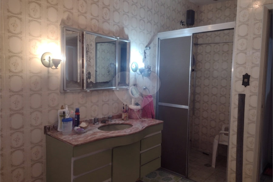Sobrado à venda com 6 quartos, sendo 1 suíte,  em Vila Gustavo, São Paulo, SP