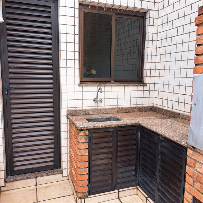 Cobertura à venda com 3 suítes em Enseada, Guarujá, SP
