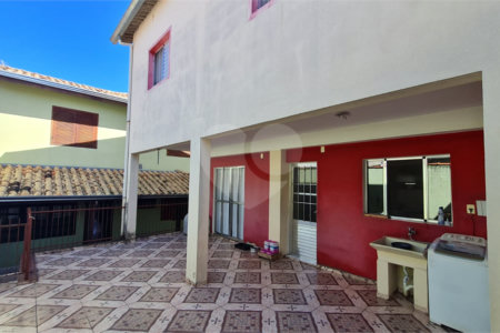 Casa à venda com 5 quartos em Ivoturucaia, Jundiaí, SP