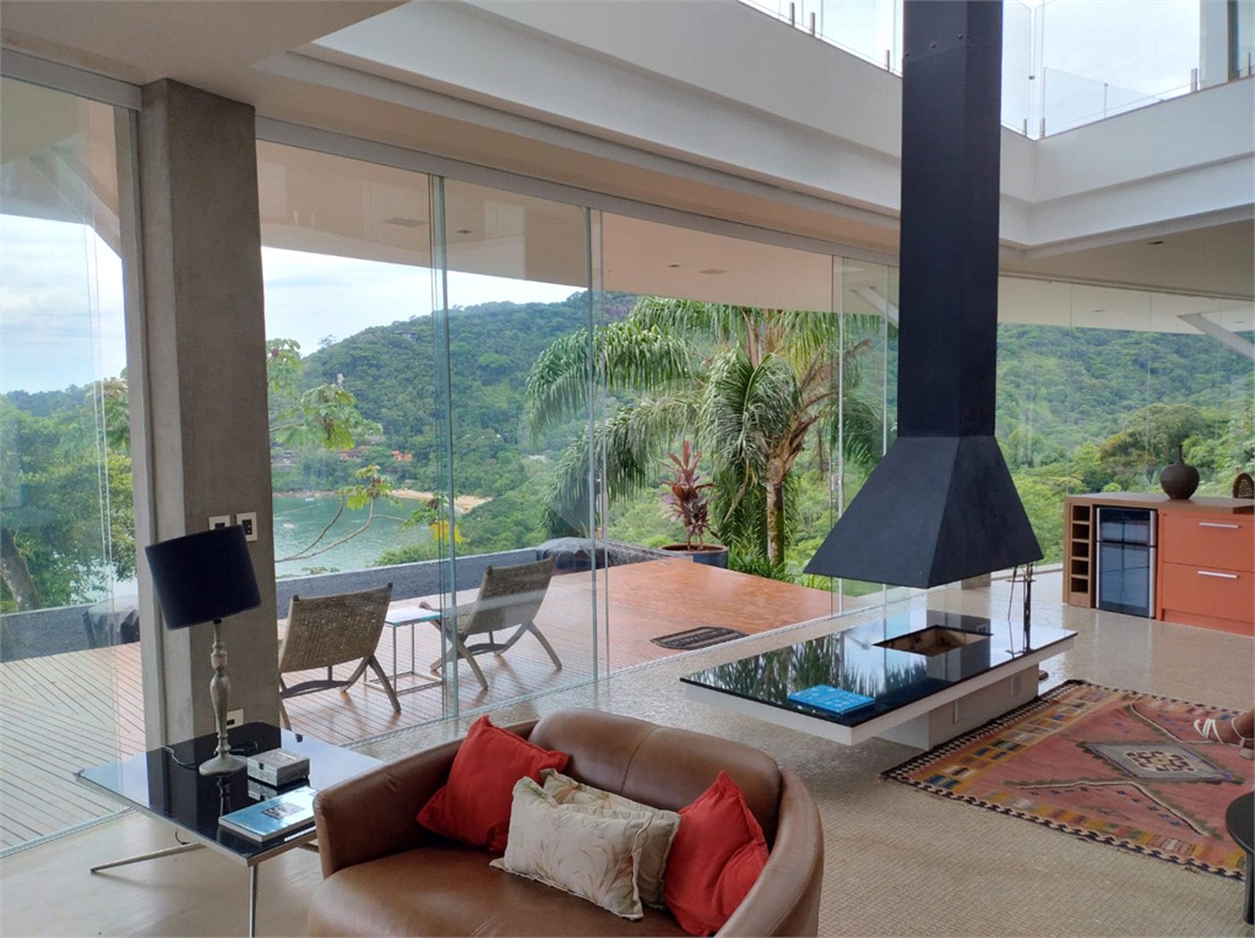 Casa à venda com 4 suítes em Praia Vermelha, Ubatuba, SP
