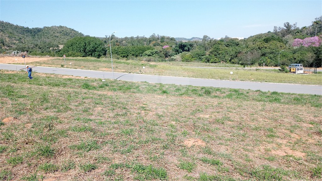 Terreno à venda com 1 suíte em Jardim Portugal, Valinhos, SP