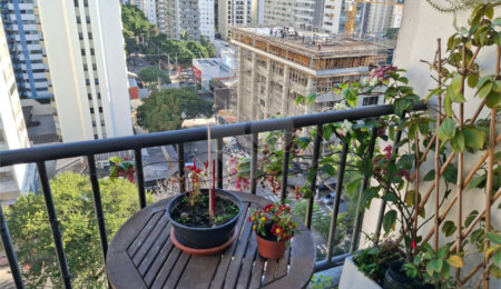 Apartamento à venda com 2 quartos, sendo 1 suíte,  em Moema, São Paulo, SP