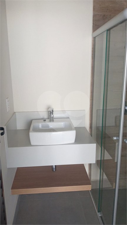 Casa à venda com 3 suítes no condomínio Jardim Residencial Dona Lucilla, Indaiatuba - SP