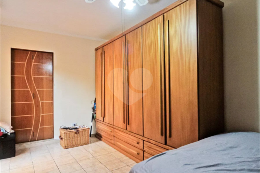 Salão à venda ou para alugar com 3 quartos, sendo 1 suíte, em Jardim Monjolo, São Paulo, SP