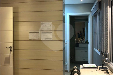 Sobrado à venda com 3 quartos, sendo 2 suítes,  em Vila Nivi, São Paulo, SP