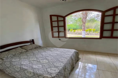 Sítio à venda com 6 quartos, sendo 1 suíte, no Centro (são João Novo), São Roque, SP