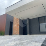 Casa à venda com 3 suítes no condomínio Jardim Residencial Helena Maria, Sorocaba - SP