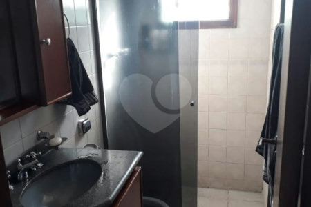 Sobrado à venda com 3 suítes em Santa Teresinha, São Paulo, SP
