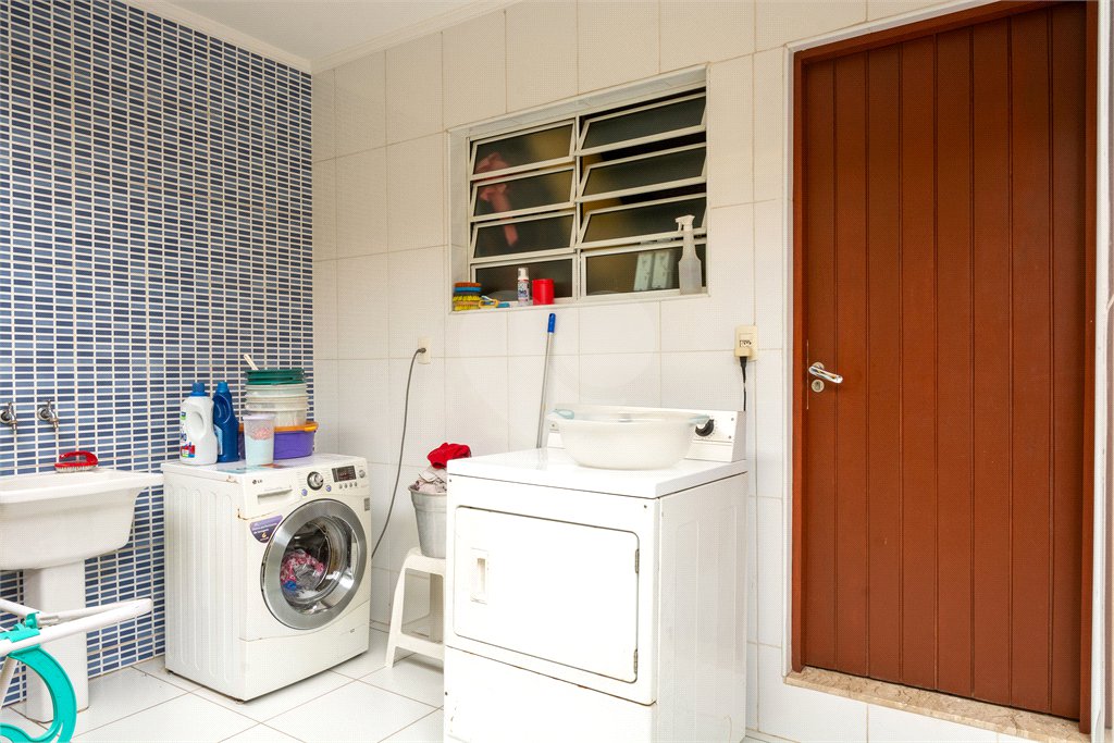 Casa à venda com 4 quartos, sendo 1 suíte, em Santo Amaro, São Paulo, SP