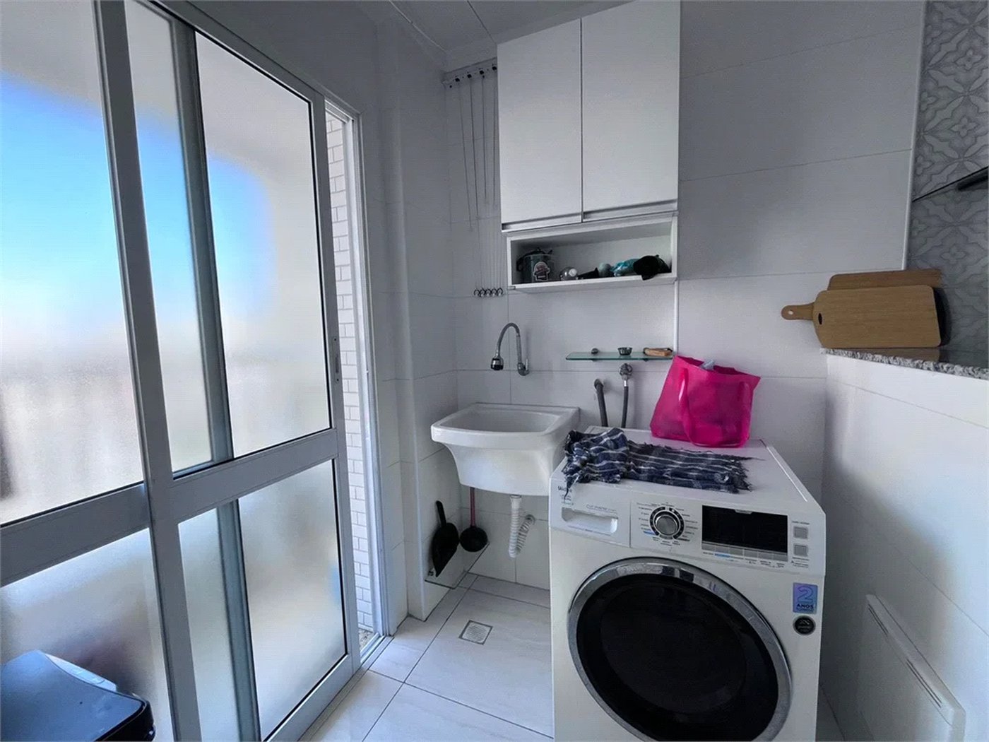 Apartamento à venda com 2 quartos, sendo 1 suíte, em Guilhermina, Praia Grande, SP