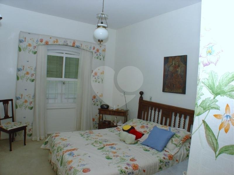 Casa à venda com 4 quartos, sendo 1 suíte, em Brooklin Velho, São Paulo, SP
