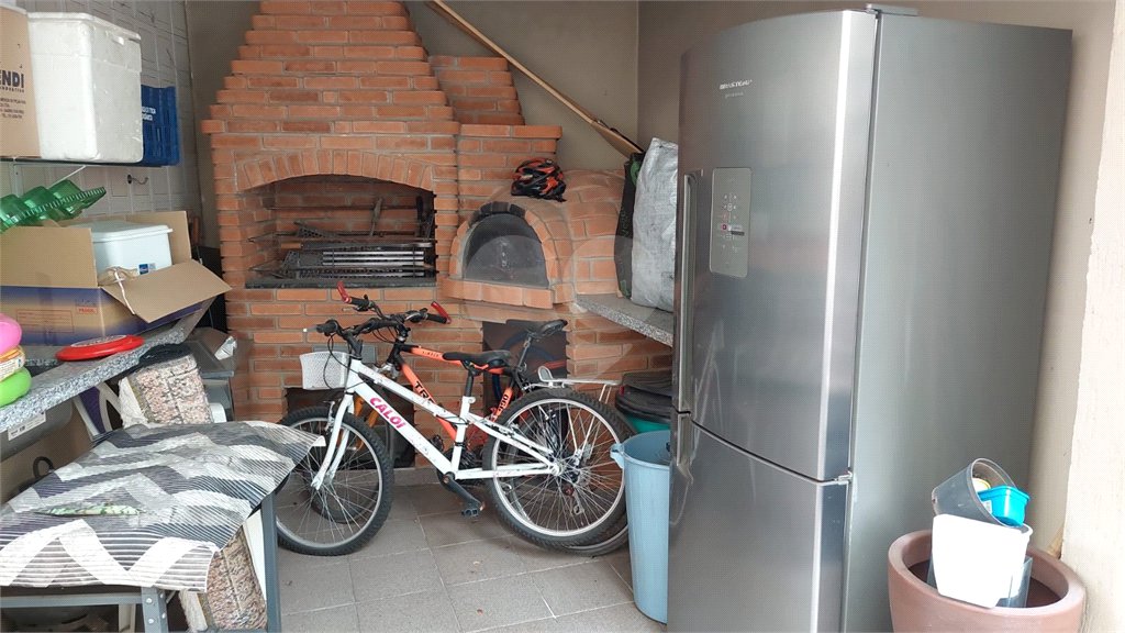 Casa à venda com 7 quartos, sendo 2 suítes, em Jardim Londrina, São Paulo, SP