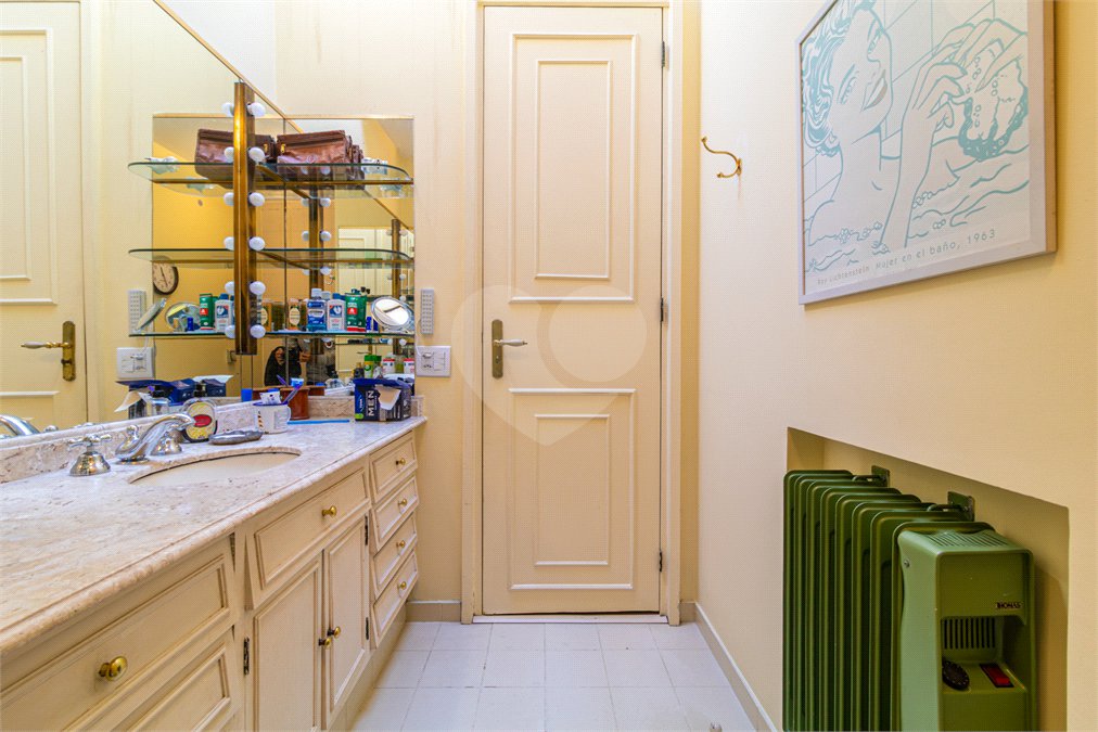Casa à venda com 3 quartos, sendo 2 suítes, em Interlagos, São Paulo, SP