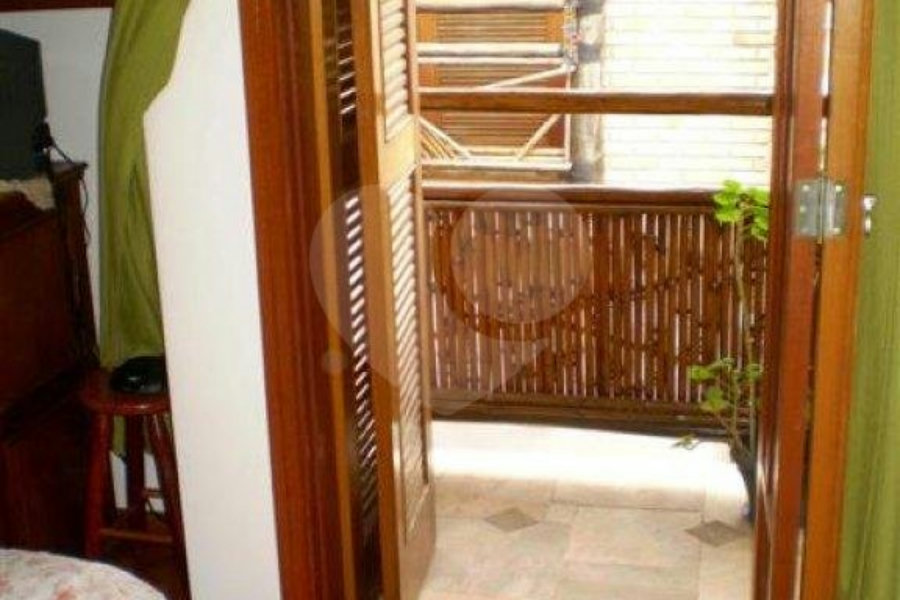 Casa à venda com 3 quartos, sendo 1 suíte, no condomínio Barbará II, São Paulo - SP