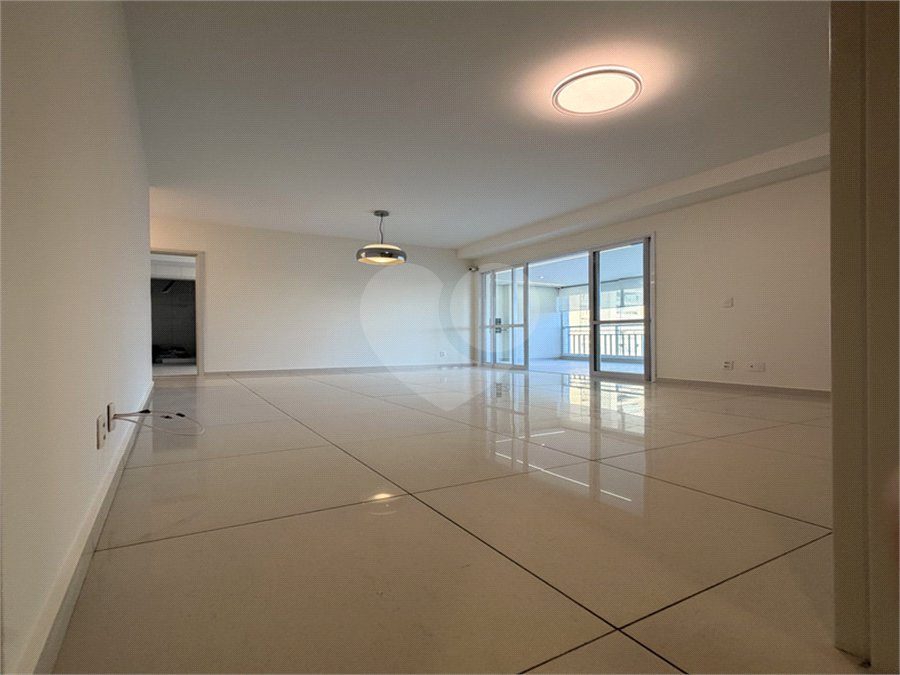 Apartamento para alugar com 2 quartos, sendo 1 suíte,  em Vila Suissa, Mogi das Cruzes, SP