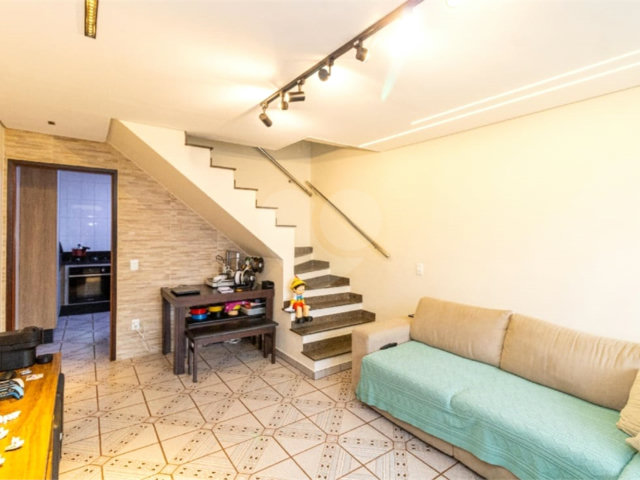 Casa à venda com 2 quartos, sendo 1 suíte,  no condomínio Colina de Goiás, São Paulo - SP