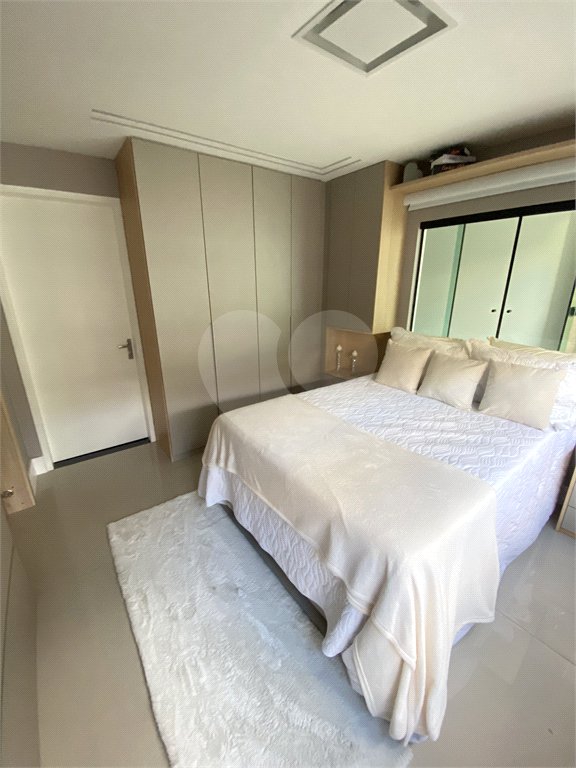 Casa à venda com 4 quartos, sendo 2 suítes, no condomínio Golden Village, Rio de Janeiro - RJ