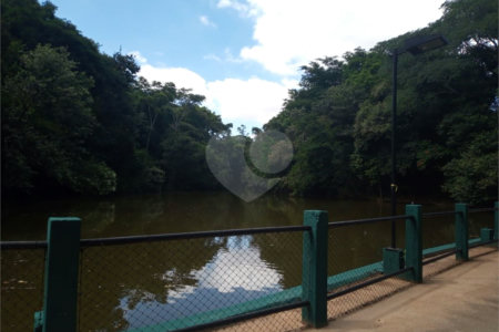 Terreno à venda no condomínio Portal do Lago, Valinhos - SP