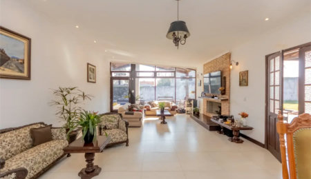 Casa à venda ou para alugar com 5 quartos, sendo 3 suítes, em Chácara Pavoeiro, Cotia, SP