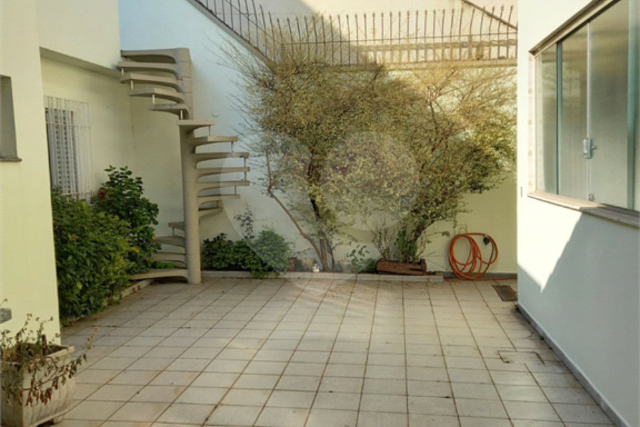 Sobrado à venda com 5 quartos, sendo 2 suítes,  em Tremembé, São Paulo, SP