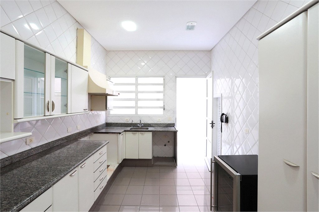 Casa à venda ou para alugar com 4 suítes em Jardim Panorama, São Paulo, SP