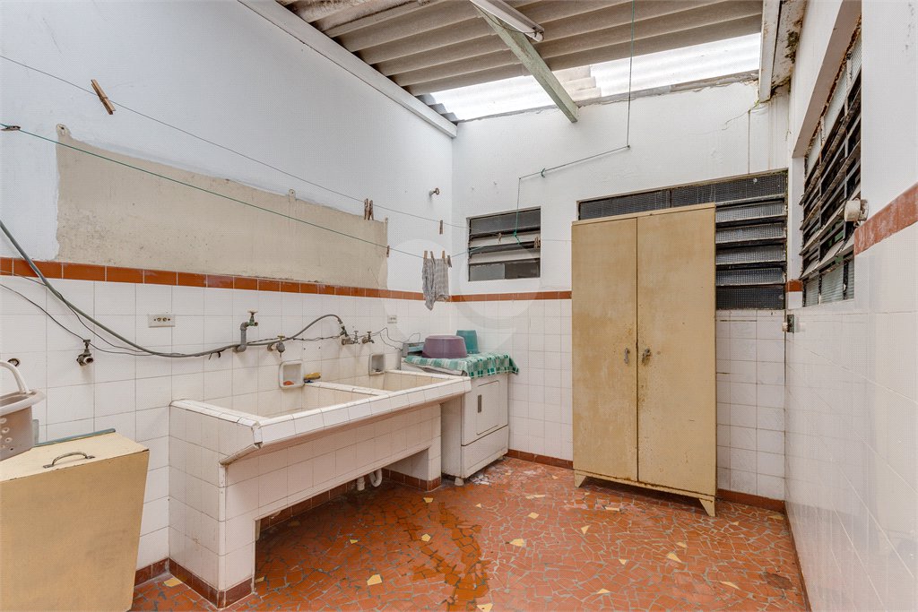 Sobrado à venda com 5 quartos, sendo 2 suítes, em Brooklin, São Paulo, SP