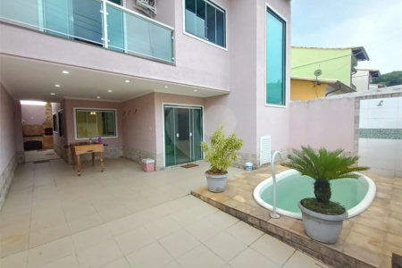 Casa à venda com 3 quartos, sendo 2 suítes, no condomínio Village da Posse, Rio de Janeiro - RJ