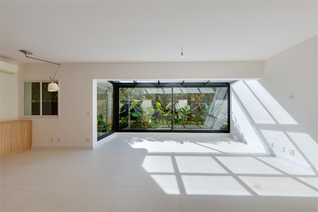 Apartamento à venda com 3 suítes em Chácara Santo Antônio, São Paulo, SP