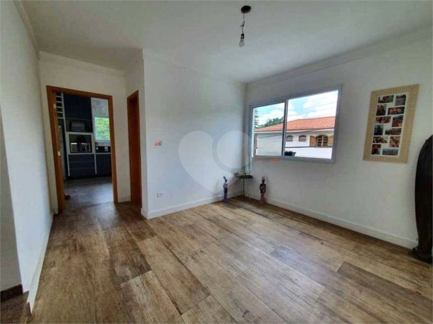 Sobrado à venda com 4 quartos, sendo 3 suítes, em Tremembé, São Paulo, SP