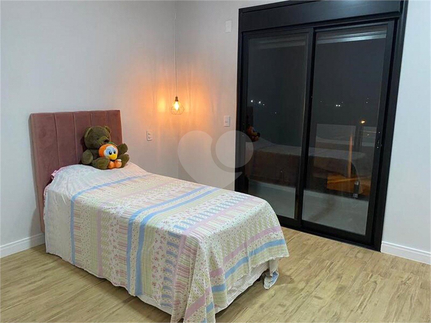 Casa à venda com 3 quartos, sendo 1 suíte,  no condomínio Residencial Mantova, Indaiatuba - SP