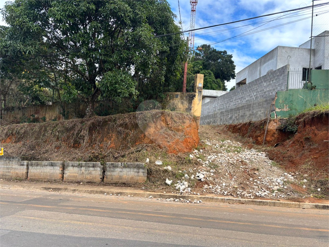 Excelente terreno com 493,65 metros quadrados com vista para a pedra grande em Atibaia sp.