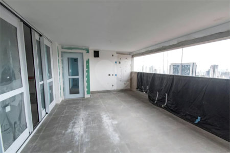 Apartamento à venda com 3 suítes em Vila Firmiano Pinto, São Paulo, SP