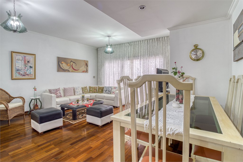 Casa de Vila à venda com 4 quartos, sendo 2 suítes, em Granja Julieta, São Paulo, SP