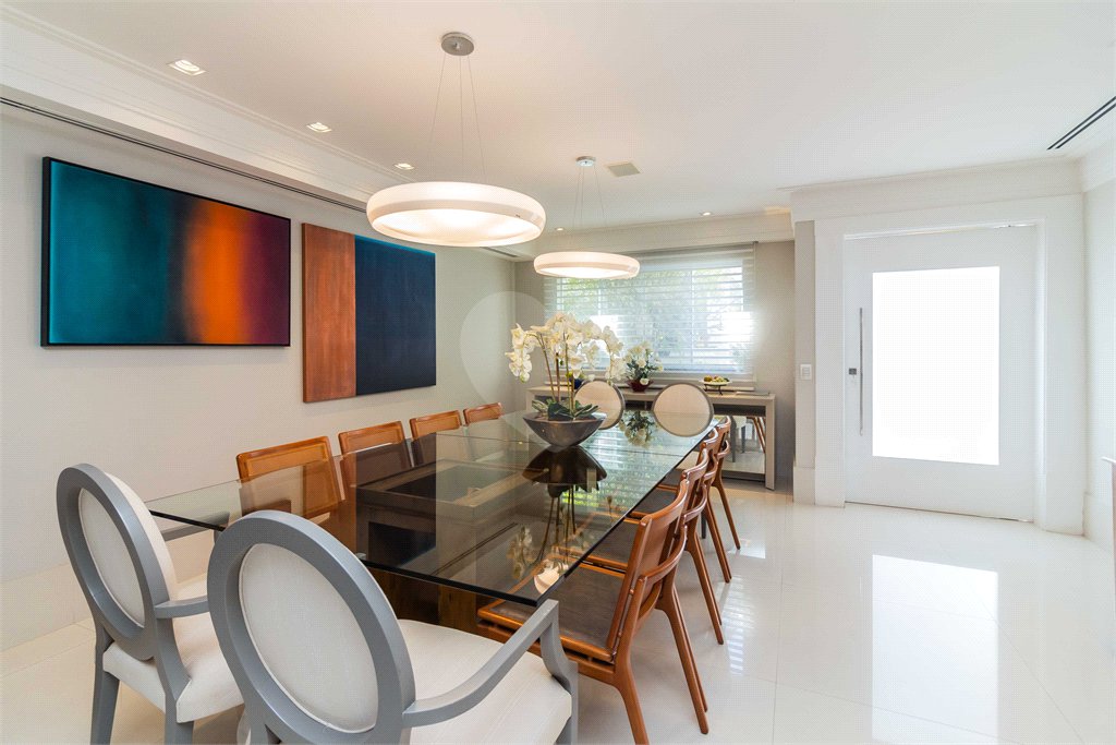 Casa à venda com 4 suítes no condomínio Residencial Quinta das Andorinhas, São Paulo - SP