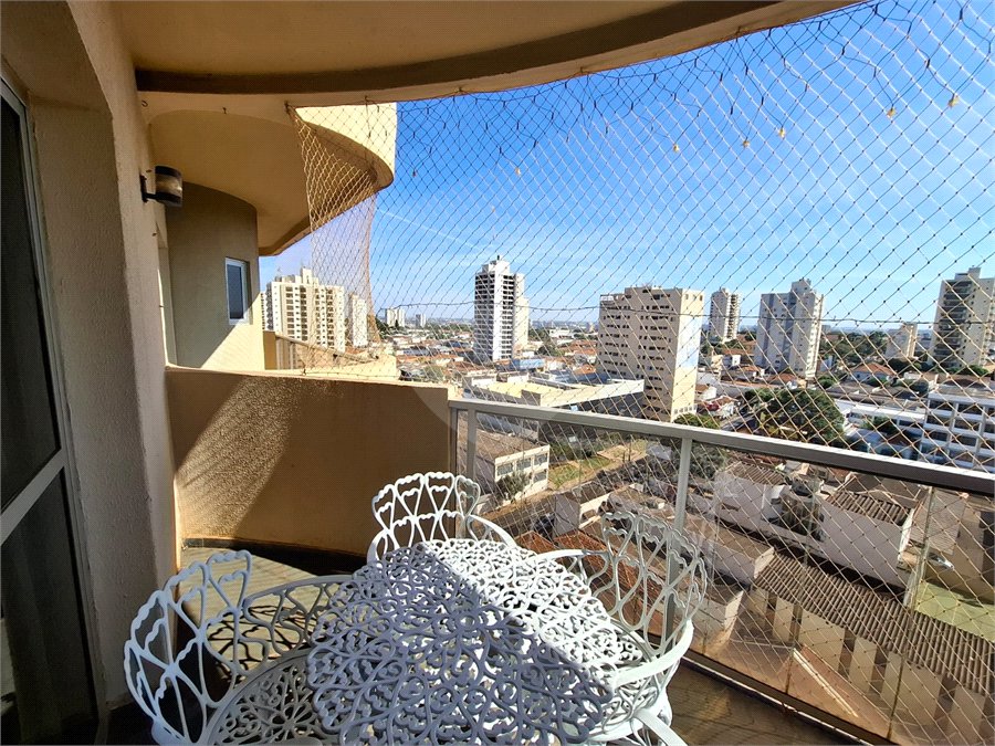 Apartamento à venda com 3 quartos, sendo 1 suíte, no Centro, Araraquara, SP