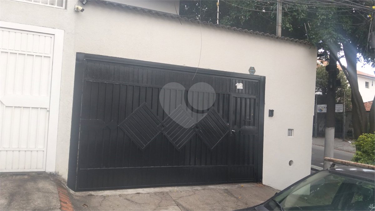 Casa à venda ou para alugar com 3 quartos, sendo 1 suíte,  em Bosque da Saúde, São Paulo, SP