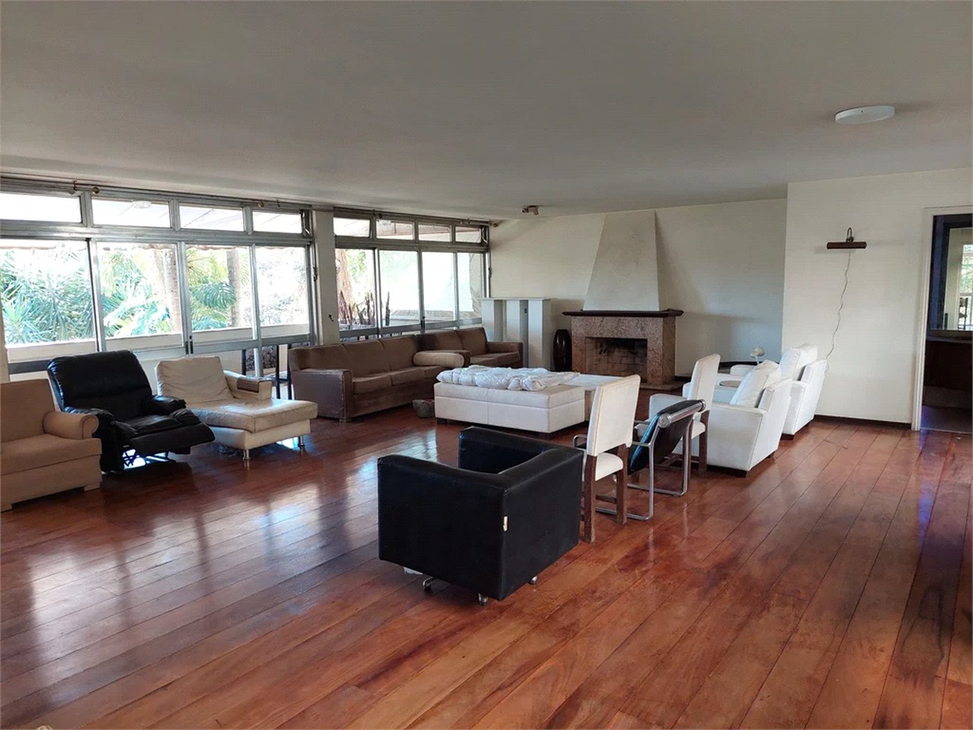 Casa à venda com 3 suítes em Jardim Leonor, São Paulo, SP