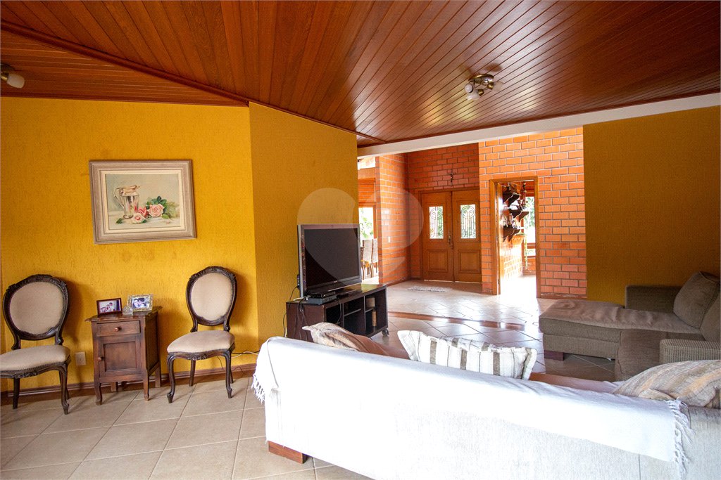 Chácara à venda com 4 quartos, sendo 2 suítes, em Jardim Oriental, Mairinque, SP