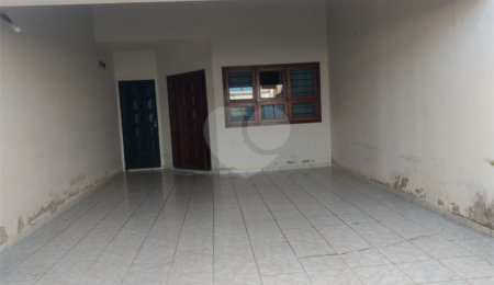 Casa à venda com 3 quartos, sendo 1 suíte,  em Vila Oliveira, Itapetininga, SP