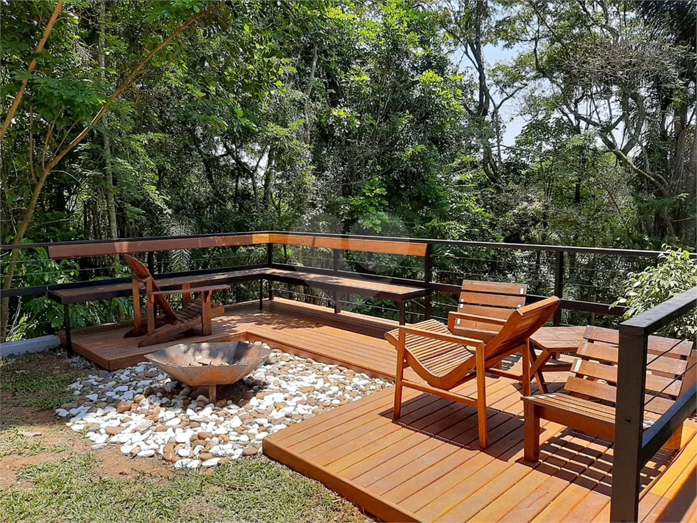 Casa à venda ou para alugar com 5 quartos, sendo 4 suítes, no condomínio Associação Reserva das Hortênsias, Mairiporã - SP