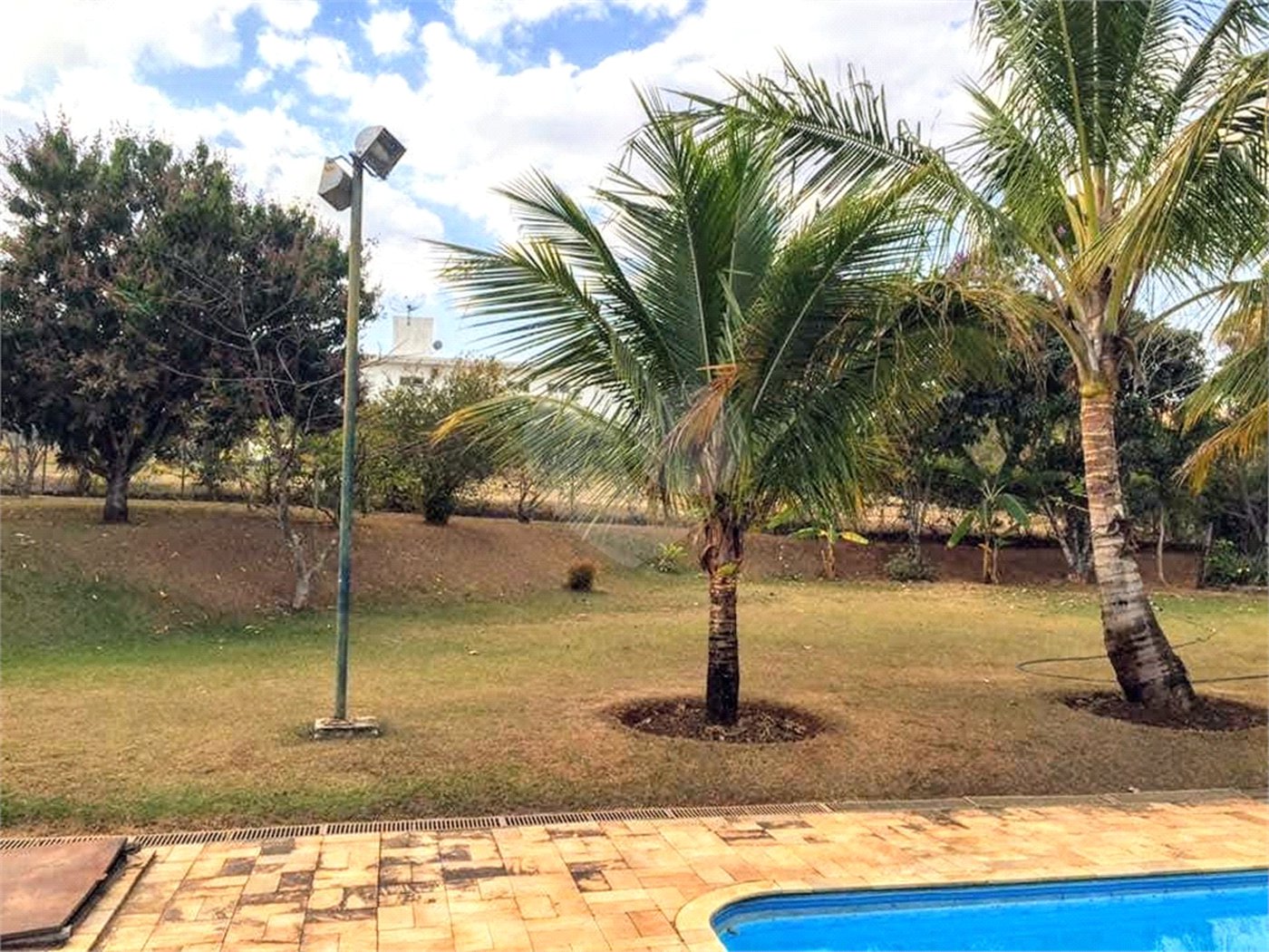 Casa à venda ou para alugar com 5 quartos, sendo 4 suítes, no condomínio Moradas São Luiz, Salto - SP
