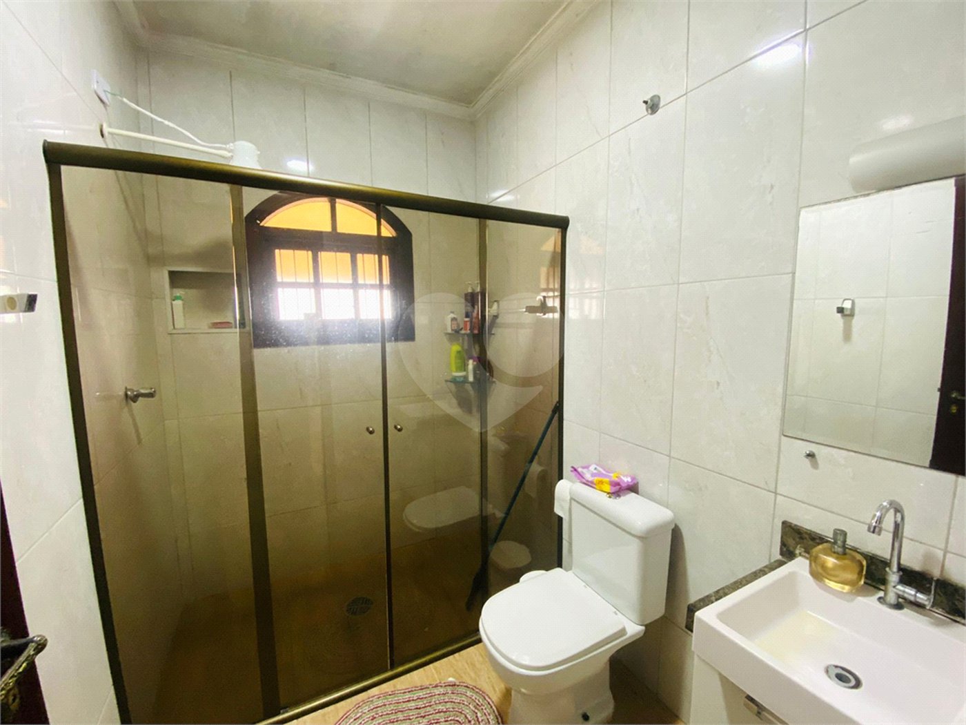 Sobrado à venda com 3 quartos, sendo 1 suíte, em Jardim Aeroporto III, Mogi das Cruzes, SP