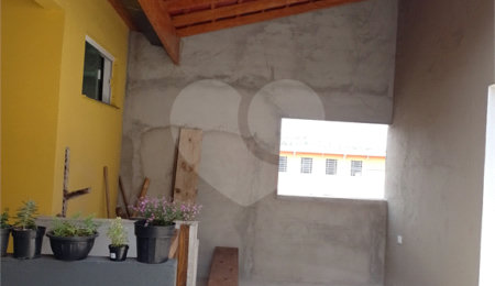Casa à venda com 2 suítes em Jardim Layr, Mogi das Cruzes, SP