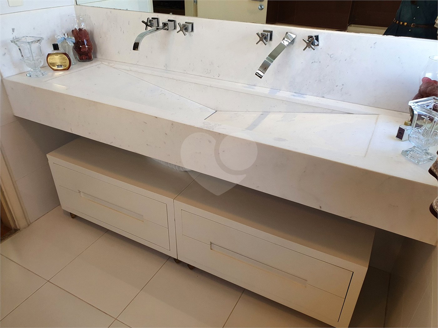 Apartamento à venda com 4 suítes em Jardim Marajoara, São Paulo, SP