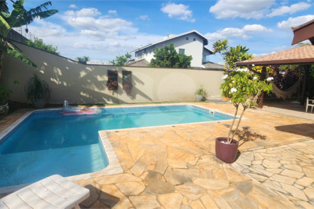 Casa à venda com 4 quartos, sendo 2 suítes, no condomínio Delle Stelle, Louveira - SP