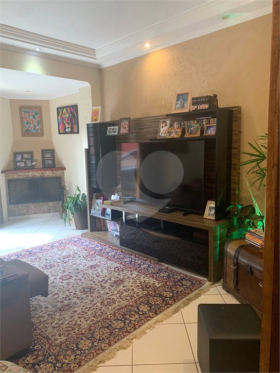 Casa à venda com 4 quartos, sendo 1 suíte, em Loteamento Shangrilá, Valinhos, SP