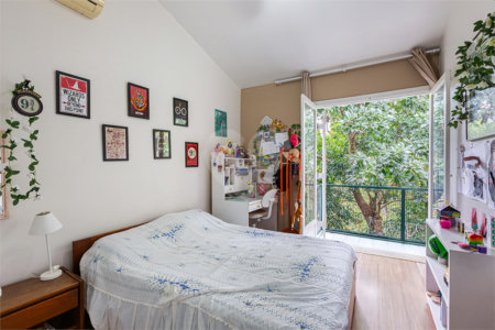 Sobrado à venda com 4 quartos, sendo 2 suítes,  em Vila Madalena, São Paulo, SP