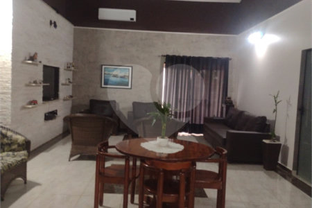 Casa à venda com 3 quartos, sendo 1 suíte, no condomínio Acmti - Colinas do Mosteiro, Terras de Itaici e Recanto dos Pássaros, Indaiatuba - SP