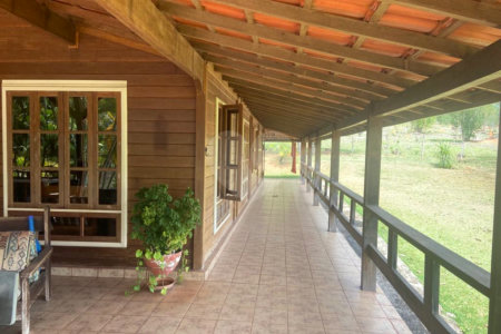 Chácara à venda com 3 quartos, sendo 1 suíte, no Centro, Araçoiaba da Serra, SP