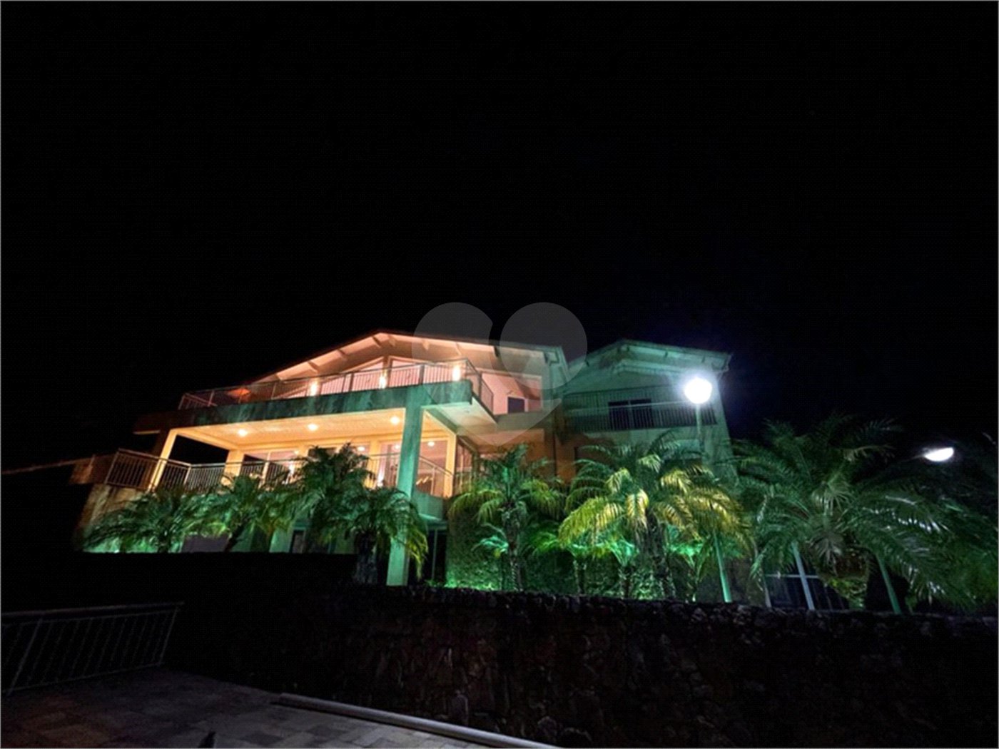 Casa à venda com 6 suítes no condomínio Sausalito, Mairiporã - SP